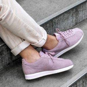 NIKE | WMNS Classic Cortez Suede in Elemental Rose